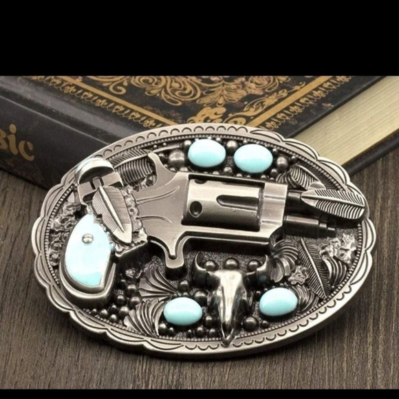New turquoise revolver bull feather belt buckle approximately 3.75 inch wide - Picture 1 of 1